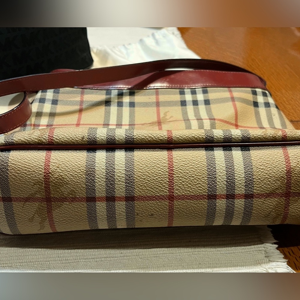 Burberry Beige and Black Plaid Bag: Burberry pochette/small handbag. - Picture 2 of 13